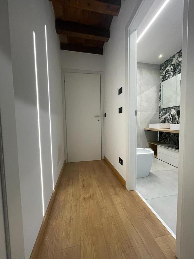 Teodorico Room & Apartment เวโรนา ภายนอก รูปภาพ