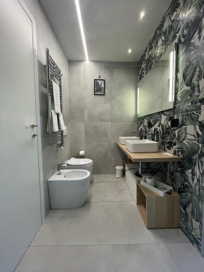 Teodorico Room & Apartment เวโรนา ภายนอก รูปภาพ