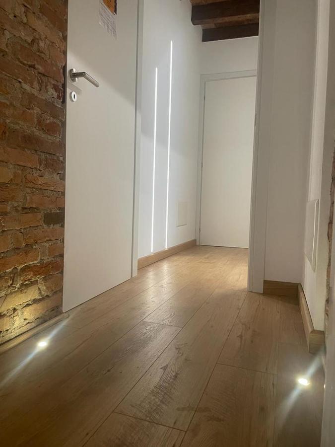 Teodorico Room & Apartment เวโรนา ภายนอก รูปภาพ