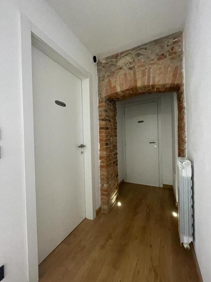 Teodorico Room & Apartment เวโรนา ภายนอก รูปภาพ