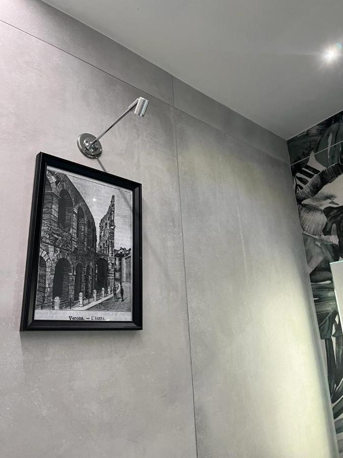 Teodorico Room & Apartment เวโรนา ภายนอก รูปภาพ
