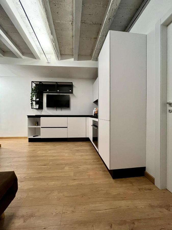 Teodorico Room & Apartment เวโรนา ภายนอก รูปภาพ