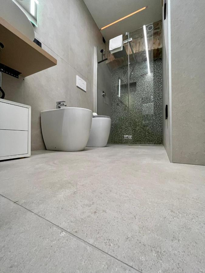 Teodorico Room & Apartment เวโรนา ภายนอก รูปภาพ