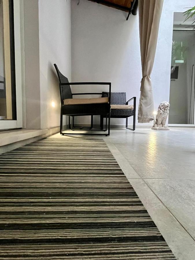 Teodorico Room & Apartment เวโรนา ภายนอก รูปภาพ