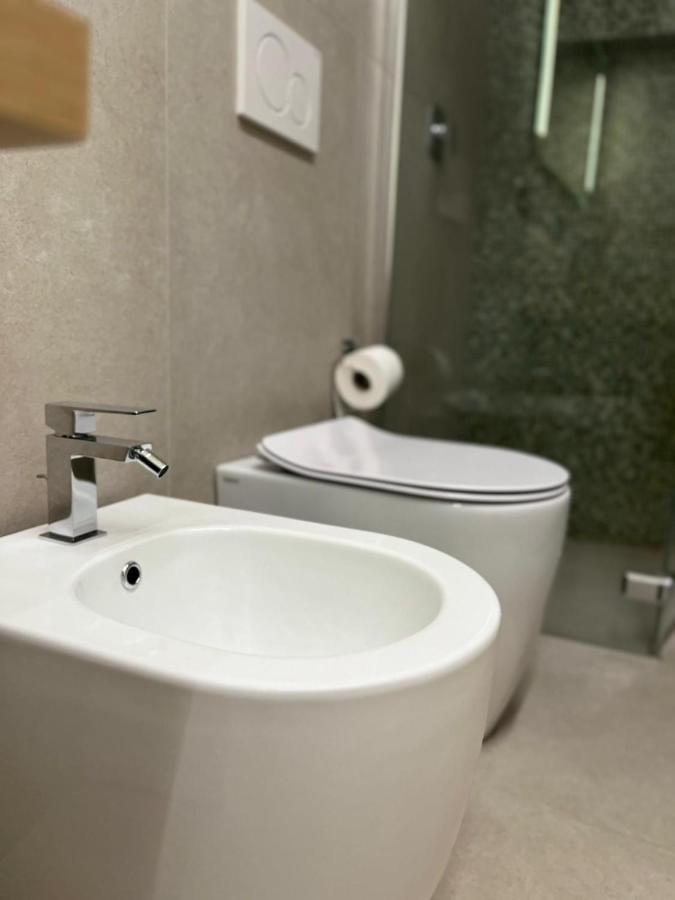 Teodorico Room & Apartment เวโรนา ภายนอก รูปภาพ