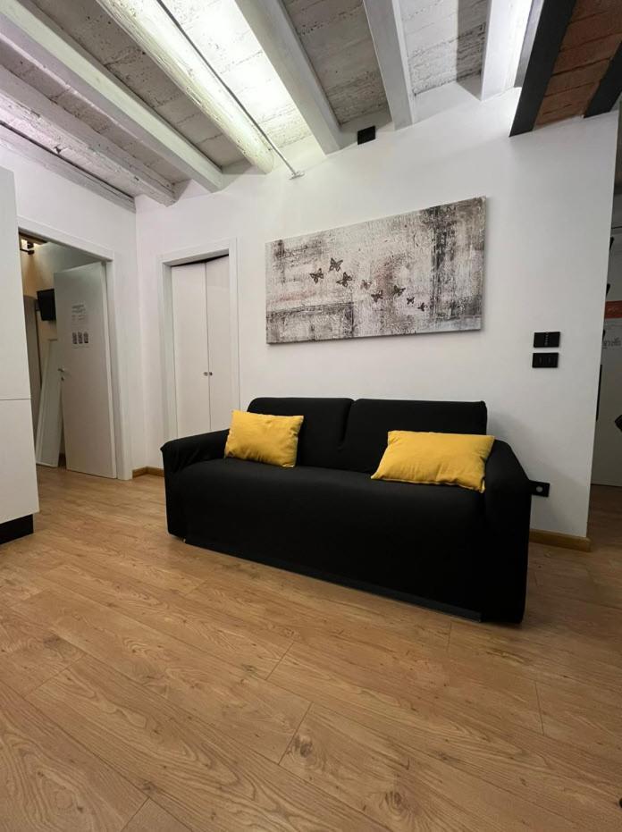 Teodorico Room & Apartment เวโรนา ภายนอก รูปภาพ